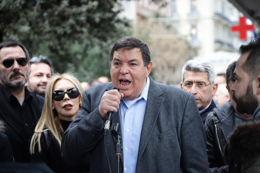 Δείτε live: Το μεγάλο συλλαλητήριο για τη Μακεδονία στο Σύνταγμα