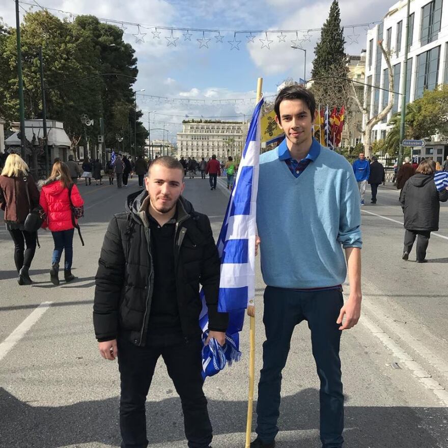 Δείτε live: Το μεγάλο συλλαλητήριο για τη Μακεδονία στο Σύνταγμα