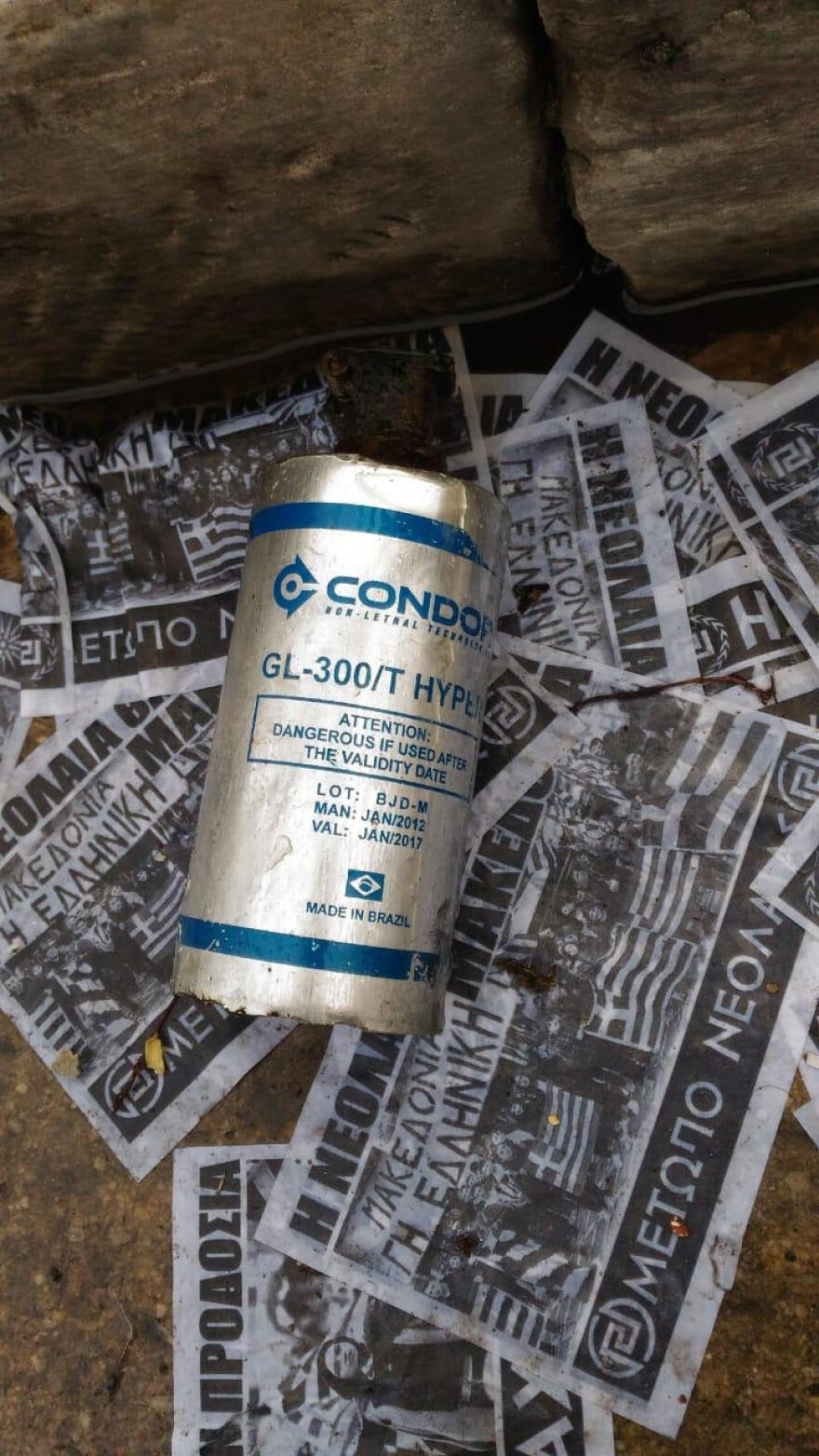 Καταγγελία: Ληγμένα από το 2017 ήταν τα χημικά που έπεσαν στο Σύνταγμα