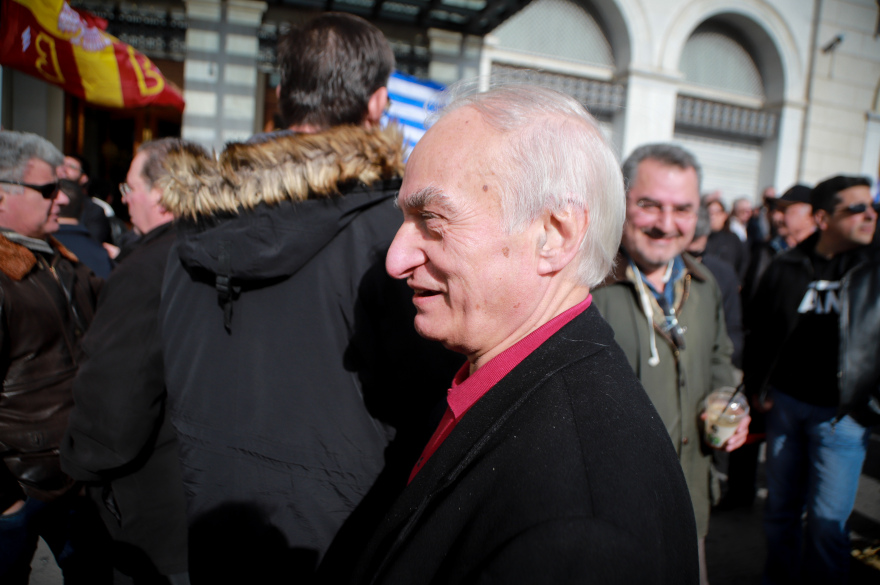 Δείτε live: Το μεγάλο συλλαλητήριο για τη Μακεδονία στο Σύνταγμα