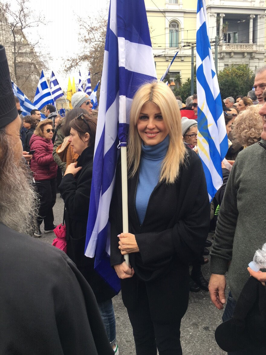 Δείτε live: Το μεγάλο συλλαλητήριο για τη Μακεδονία στο Σύνταγμα