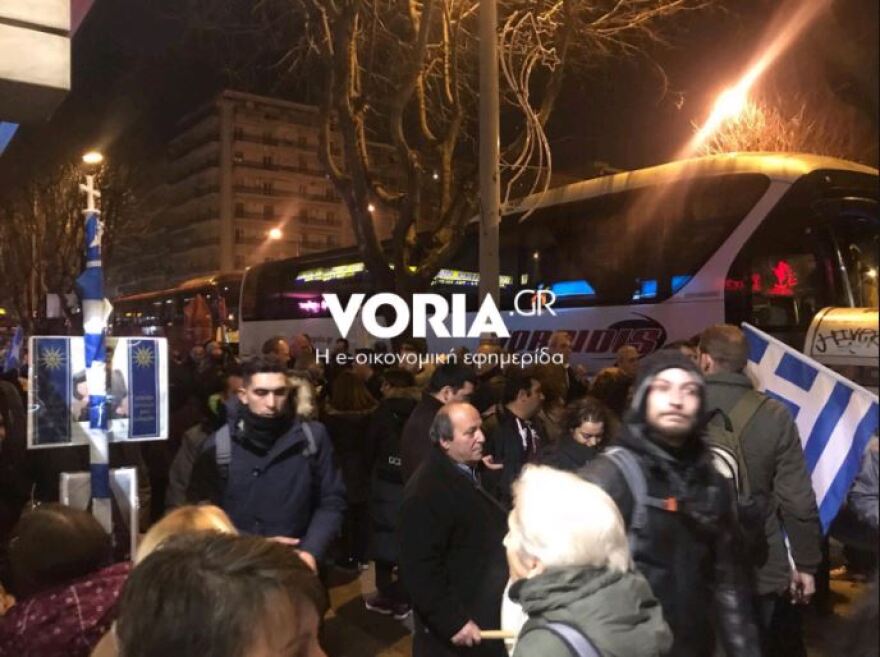 ΟΛΟΙ ΕΤΟΙΜΟΙ ΓΙΑ ΤΟ ΣΥΝΤΑΓΜΑ