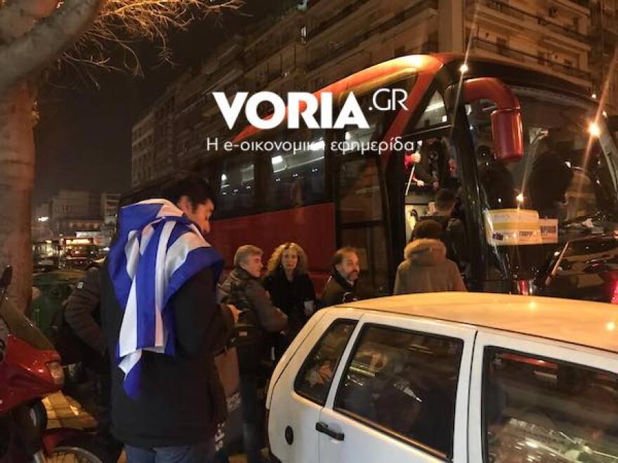 ΟΛΟΙ ΕΤΟΙΜΟΙ ΓΙΑ ΤΟ ΣΥΝΤΑΓΜΑ