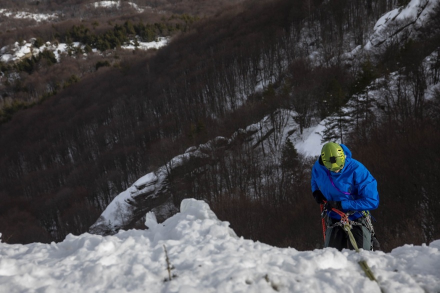 Εικόνες που καθηλώνουν: Αναρρίχηση στον πάγο στον Λαϊλιά Σερρών