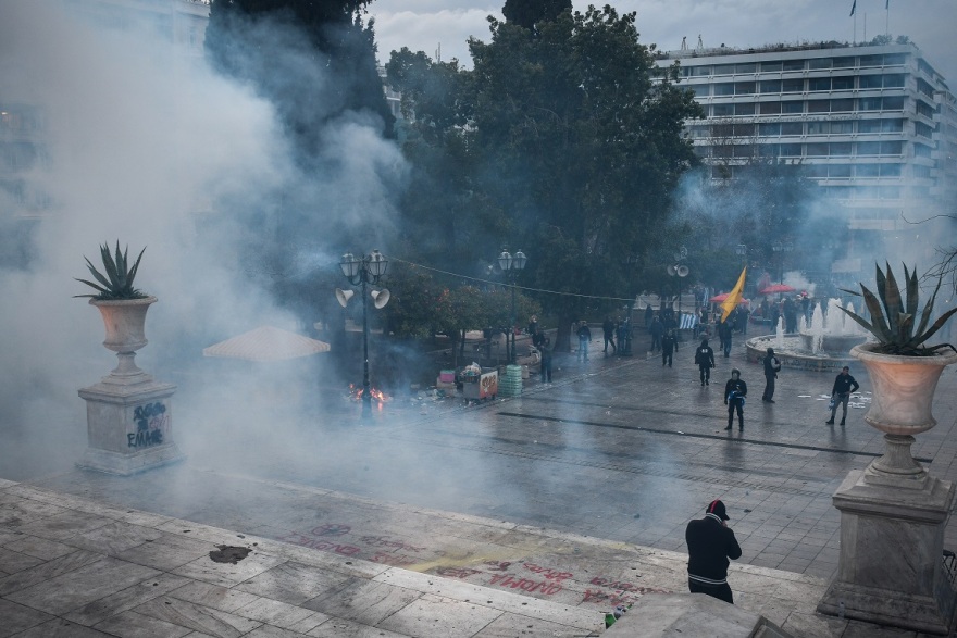 Η ΕΛΑΣ χρησιμοποίησε λίγους ακραίους και διέλυσε το συλλαλητήριο για τη Μακεδονία