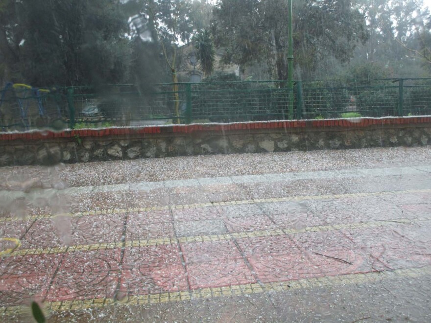 Ισχυρή χαλαζόπτωση σε Καλαμάτα και Μάνη