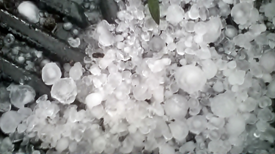 Καιρός: Ο «Φοίβος» έφερε χαλάζι - «Άσπρισαν» Ζάκυνθος, Καλαμάτα και Αστακός