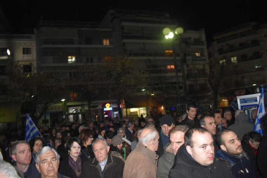 Θεσσαλονίκη: «Βροχή» μολότοφ και ανθρωποκυνηγητό κοντά στο ΑΠΘ