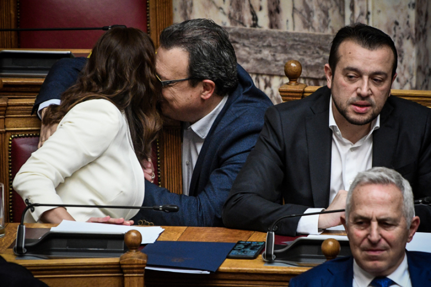 Οργή για το άρον-άρον ξεπούλημα της Μακεδονίας