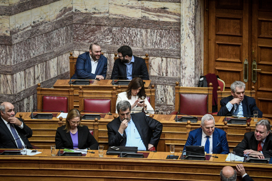 Οργή για το άρον-άρον ξεπούλημα της Μακεδονίας