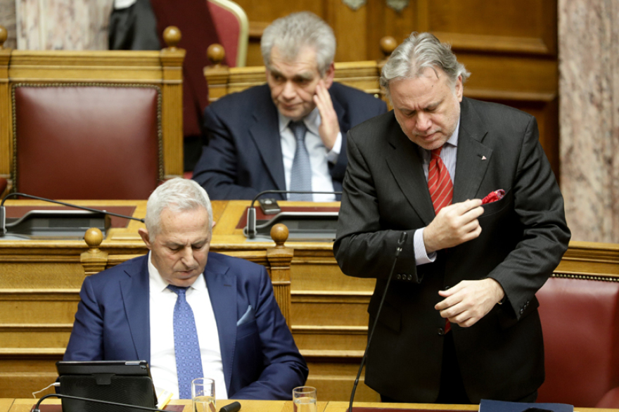 Οργή για το άρον-άρον ξεπούλημα της Μακεδονίας