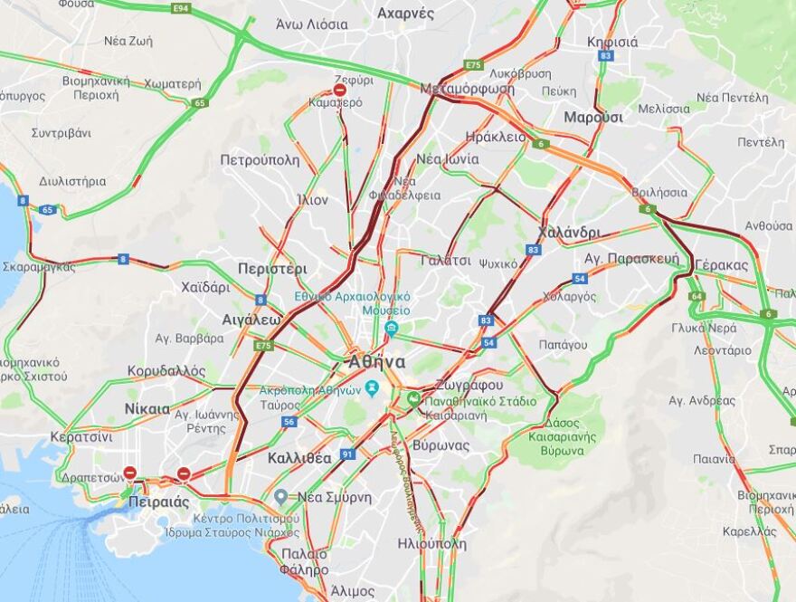 Κίνηση και ταλαιπωρία από την βροχή στην Αττική