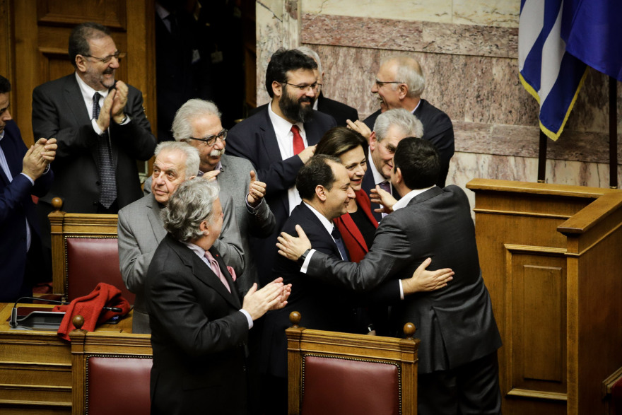 Με 153 «ναι» πέρασε το ξεπούλημα της Μακεδονίας 