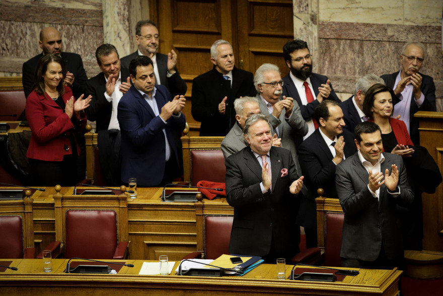 Με 153 «ναι» πέρασε το ξεπούλημα της Μακεδονίας 