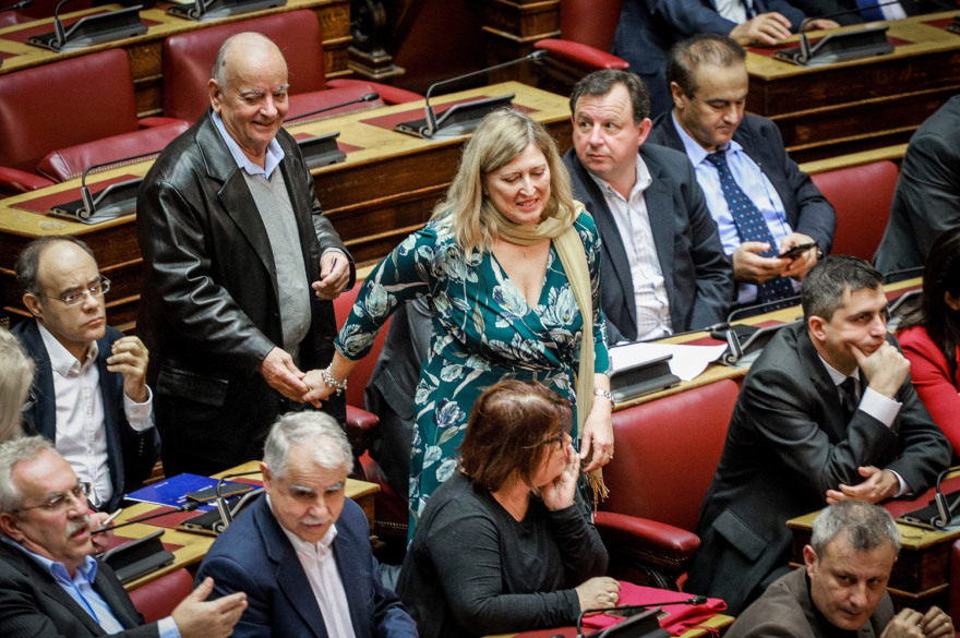 Με 153 «ναι» πέρασε το ξεπούλημα της Μακεδονίας 