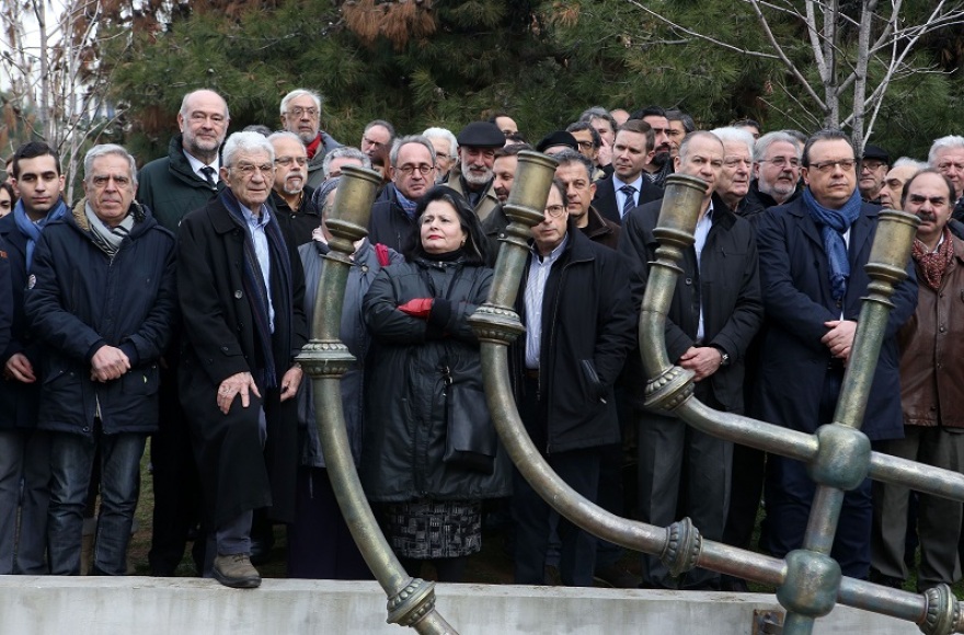 Θεσσαλονίκη: Σιωπηλή διαμαρτυρία στο εβραϊκό νεκροταφείο