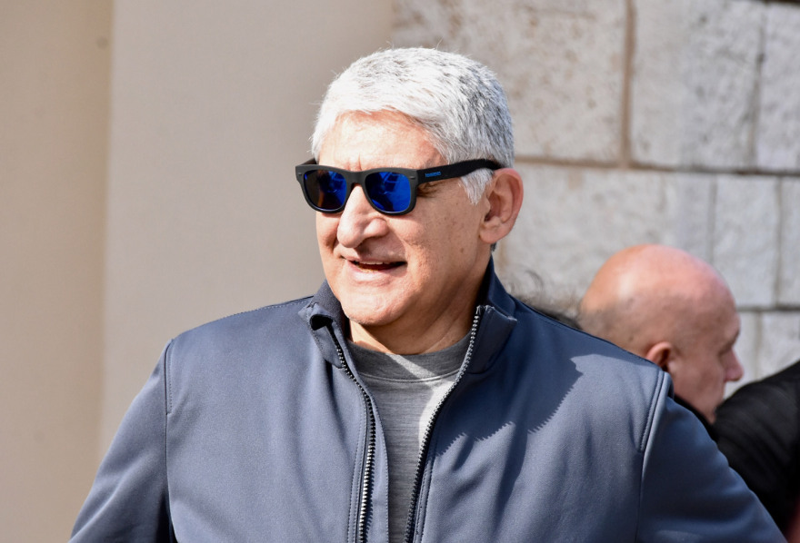 Ο Γιώργος Λάνθιμος αποχαιρετά τον πατέρα του Αντώνη 