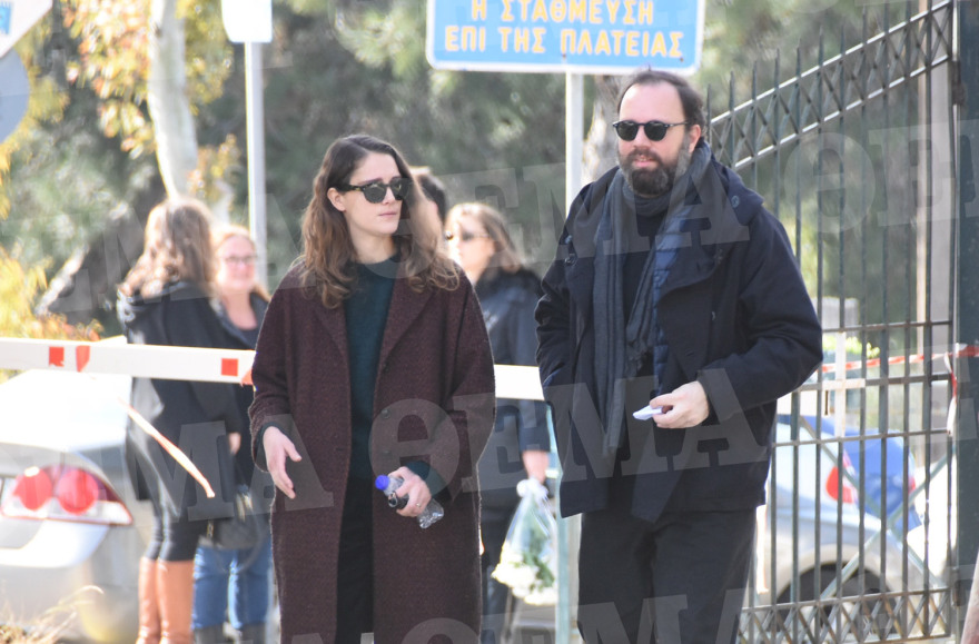 Ο Γιώργος Λάνθιμος αποχαιρετά τον πατέρα του Αντώνη 