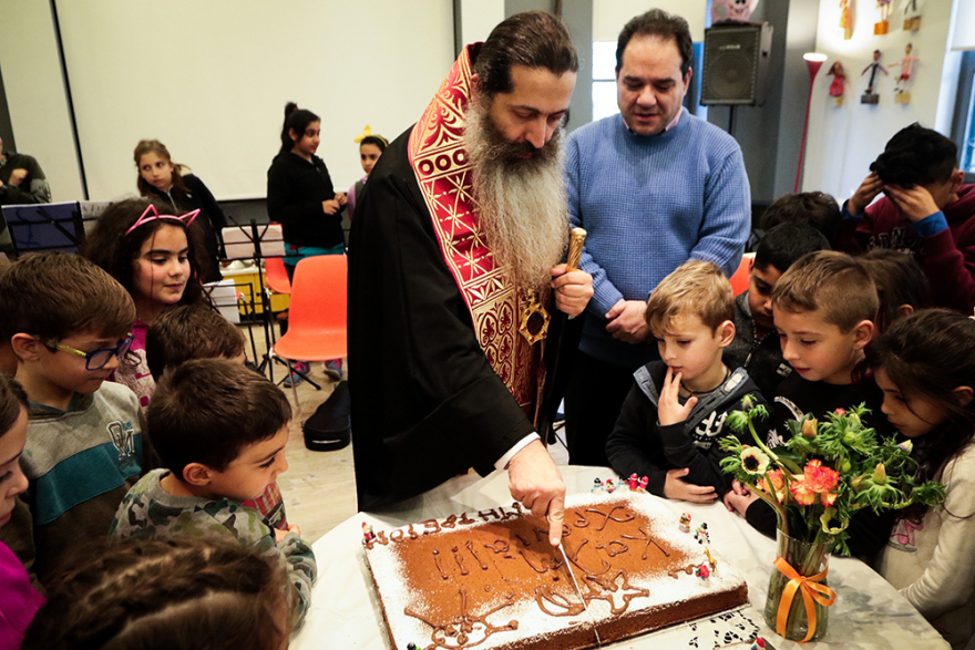 Το «Δημήτρειο» της «ΑΠΟΣΤΟΛΗΣ» έκοψε την πρωτοχρονιάτικη πίτα του