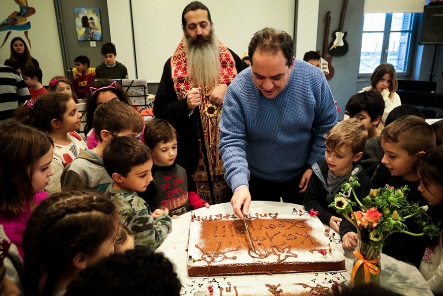 Το «Δημήτρειο» της «ΑΠΟΣΤΟΛΗΣ» έκοψε την πρωτοχρονιάτικη πίτα του