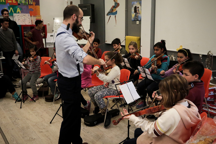 Το «Δημήτρειο» της «ΑΠΟΣΤΟΛΗΣ» έκοψε την πρωτοχρονιάτικη πίτα του