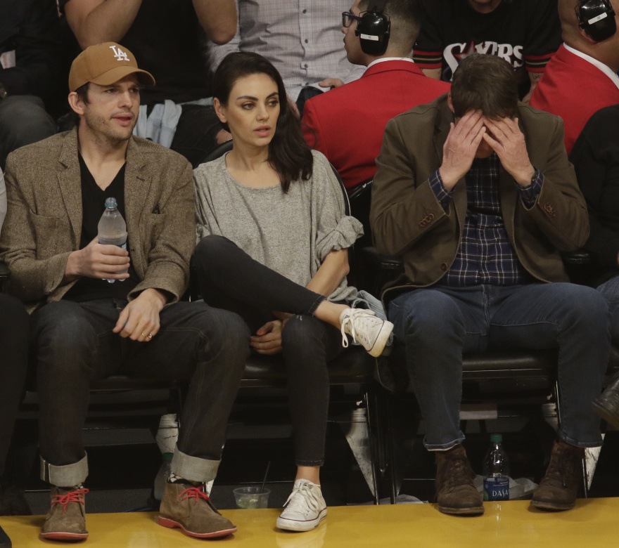 Μίλα Κούνις- Άστον Κούτσερ: Μαζί σε αγώνα ΝΒΑ