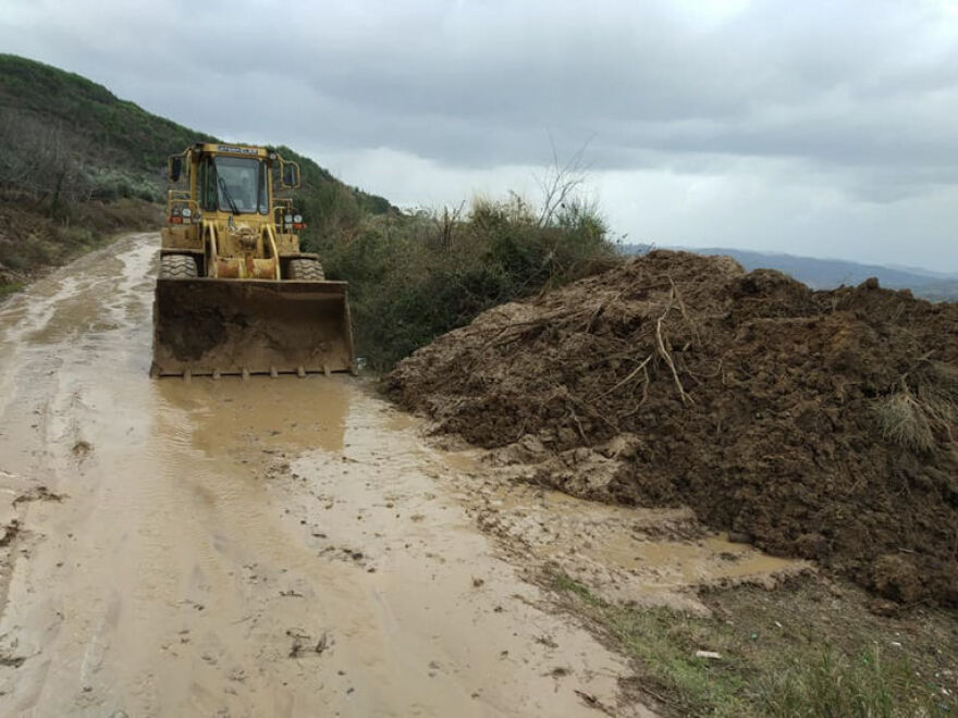 Κακοκαιρία: Σοβαρά προβλήματα στην Ηλεία - Κατολισθήσεις και δρόμοι κομμένοι στα δύο