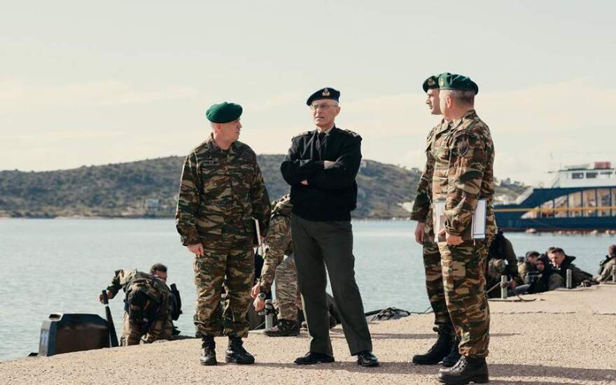 Τη Σχολή Πυροβολικού και το Κέντρο Εκπαίδευσης Ειδικών Δυνάμεων επισκέφτηκε ο νέος αρχηγός ΓΕΣ