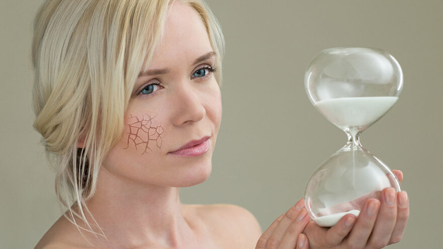 Γιατί γερνάμε; Τα αίτια και η ελπίδα για επιβράδυνση των συμπτωμάτων της γήρανσης 