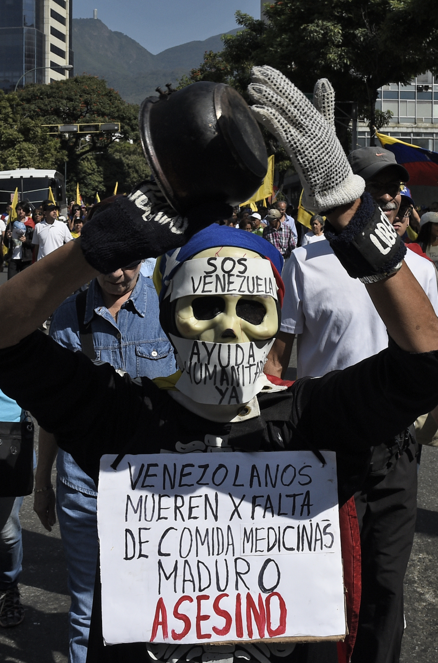 Βενεζουέλα ώρα μηδέν: Πρόωρες εκλογές πρότεινε ο Νικολάς Μαδούρο