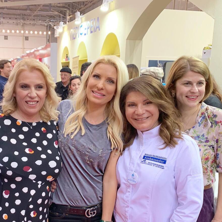 Ελένη Μενεγάκη: Πρωινό αγκαλιά με την Αργυρώ Μπαρμπαρίγου 