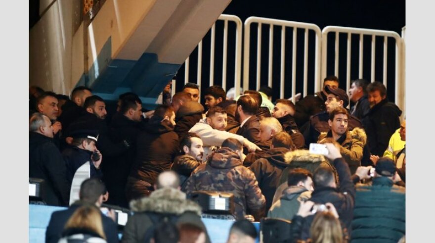 Επεισόδια κάτω από το μπουθ του ΠΑΟΚ στο ΟΑΚΑ