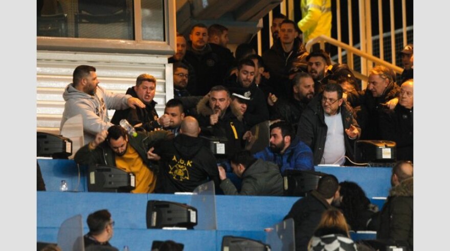 Επεισόδια κάτω από το μπουθ του ΠΑΟΚ στο ΟΑΚΑ