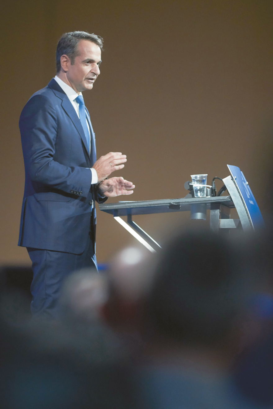 Η Νέα Δημοκρατία πάει κέντρο