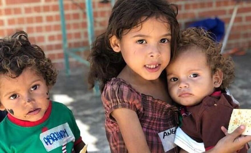 Λιμός, πορνεία και εγκατάλειψη: Το υψηλό τίμημα που πληρώνουν τα παιδιά στη Βενεζουέλα