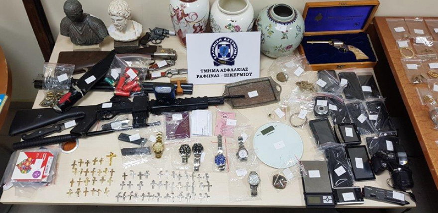 Εξαρθρώθηκε σπείρα που «ξάφριζε» σπίτια στην Αττική