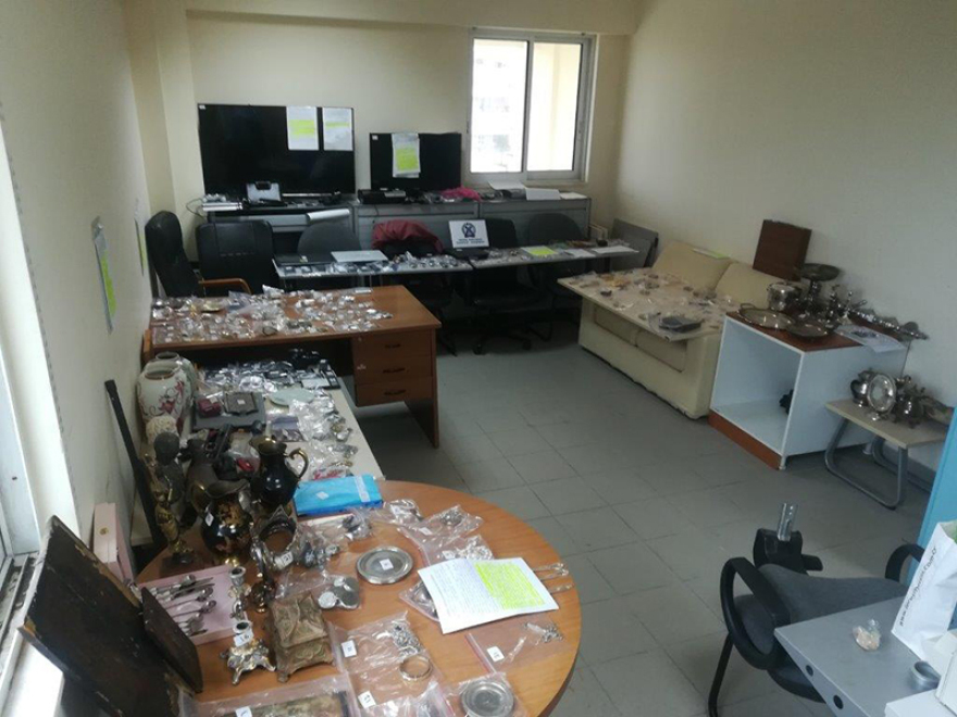 Εξαρθρώθηκε σπείρα που «ξάφριζε» σπίτια στην Αττική