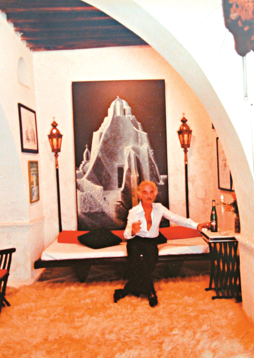 Η οικογένεια Στέγγου πουλάει το «Πόρτο Καρράς»