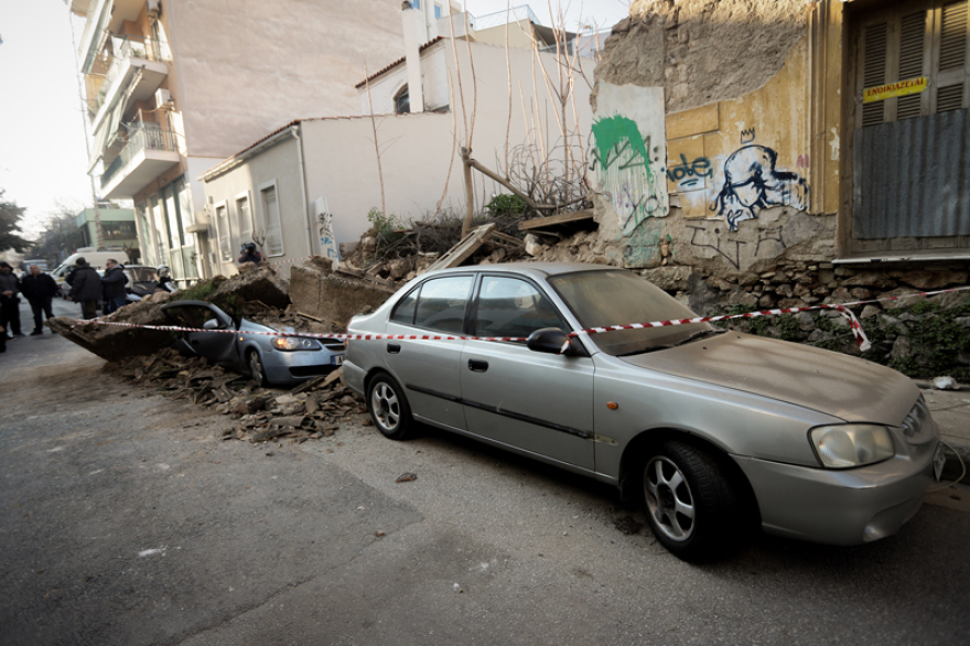 Κατέρρευσε ακατοίκητο σπίτι στο κέντρο της Αθήνας
