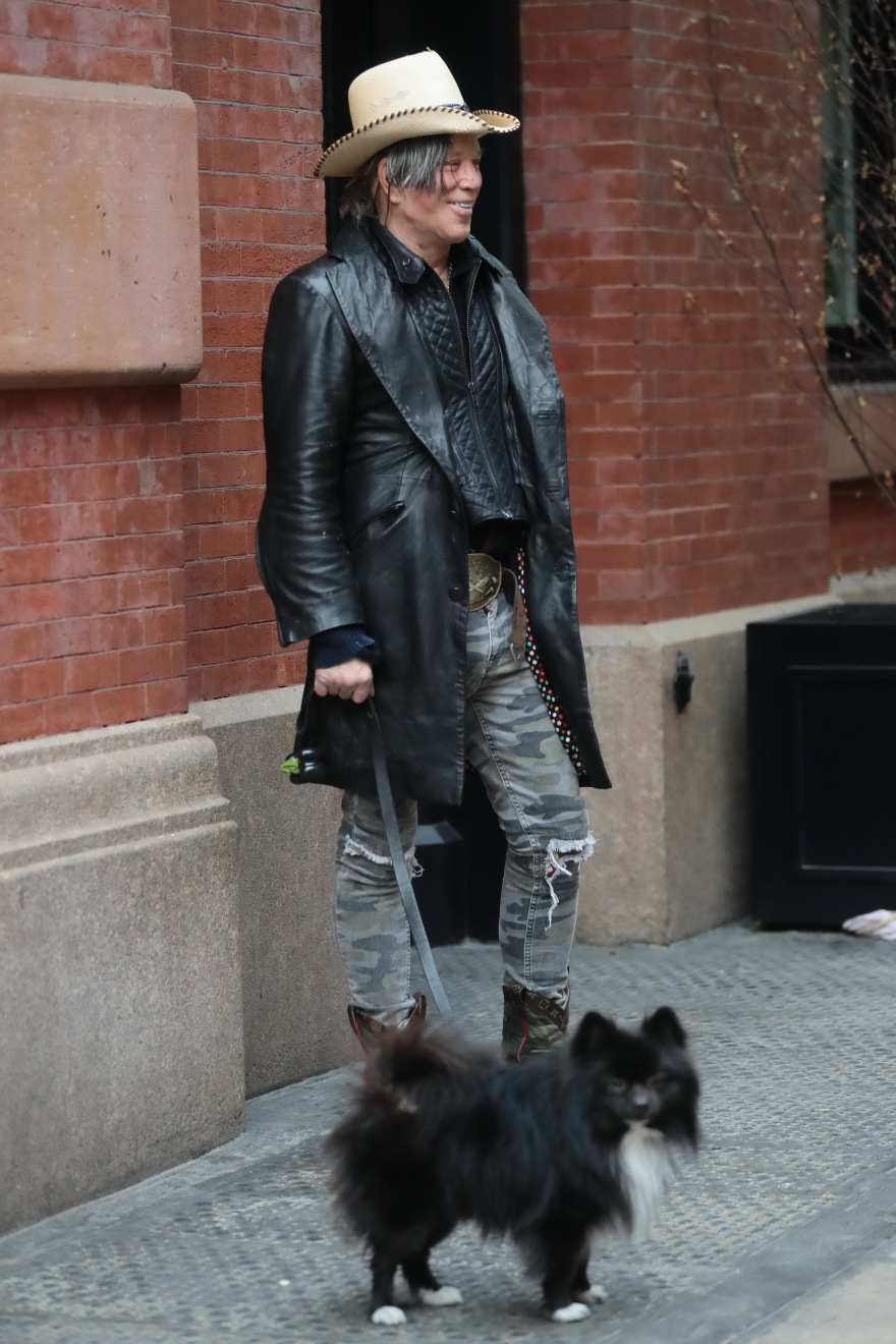 Φωτογραφίες - σοκ: Ο Μίκι Ρουρκ δεν θυμίζει σε τίποτα τον γόη των  «9 1/2 εβδομάδων»