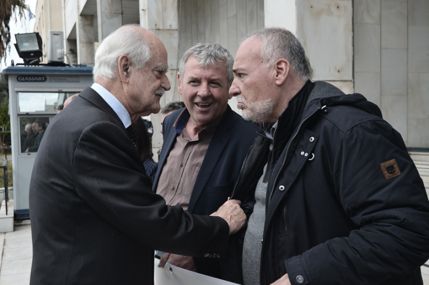 ΠΟΕΔΗΝ: Διαμαρτυρία έξω από τη ΓΑΔΑ για την κλήση μελών της ως «επικίνδυνα για το πολίτευμα»