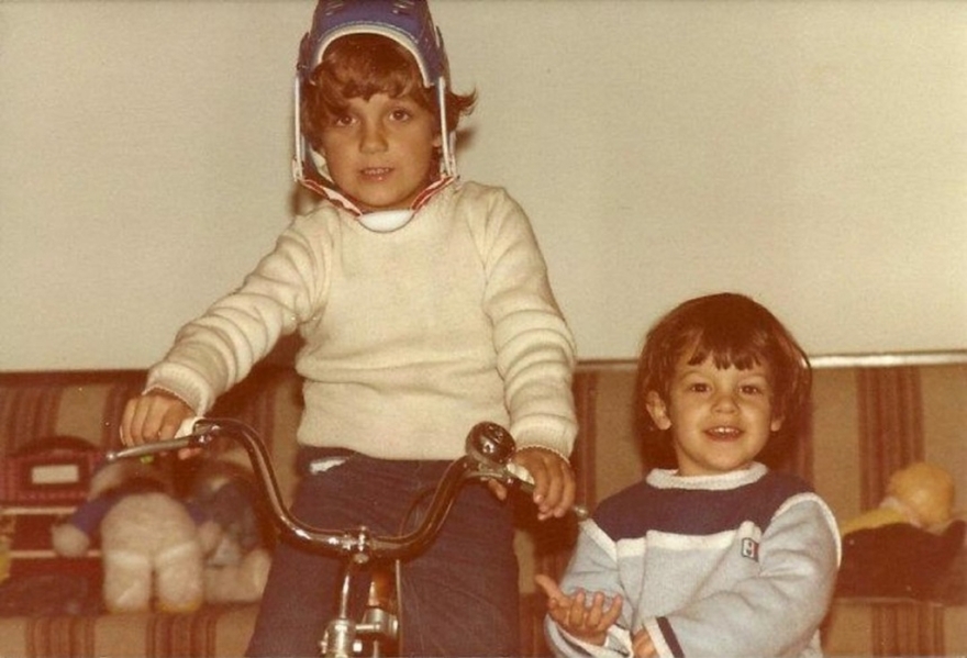 Δημήτρης Μακαλιάς: Η συγκινητική φωτογραφία για τον αδερφό του που δεν είναι πια στη ζωή