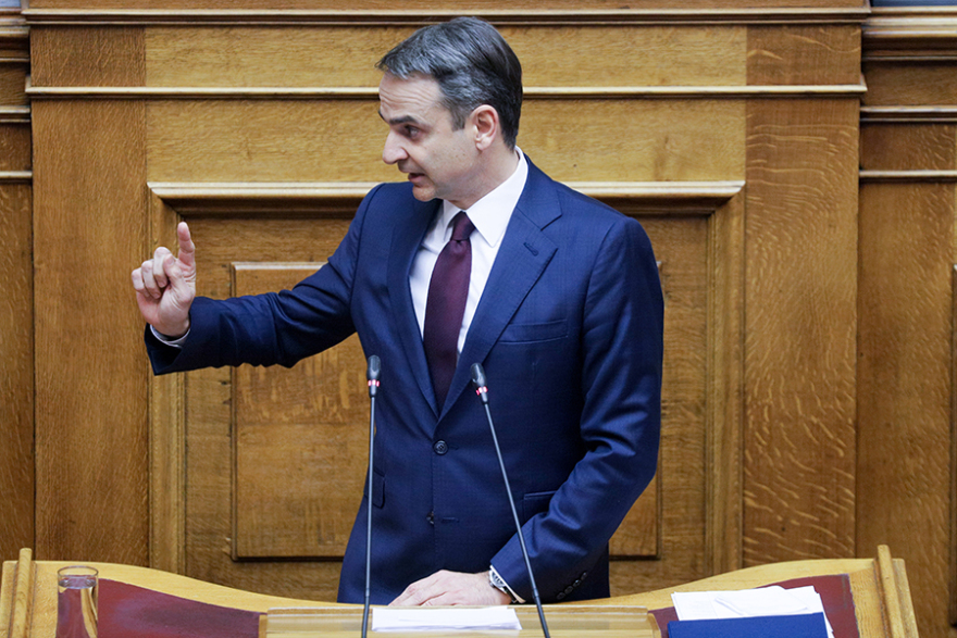 Σύγκρουση Τσίπρα-Μητσοτάκη για Παυλόπουλο και Σύνταγμα