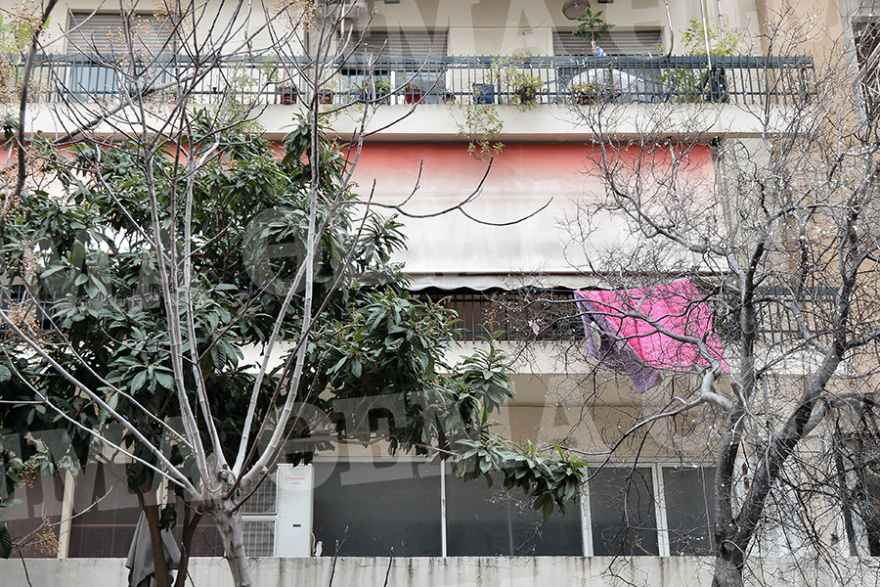 Άγριο έγκλημα στον Πειραιά: Γυναίκα κατακρεούργησε 79χρονο  