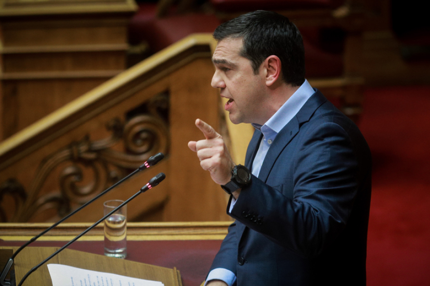 Τσίπρας στη Βουλή: Δεν είμαστε κυβέρνηση κουρελού, δεν σχεδιάζουμε δεξιές παρενθέσεις