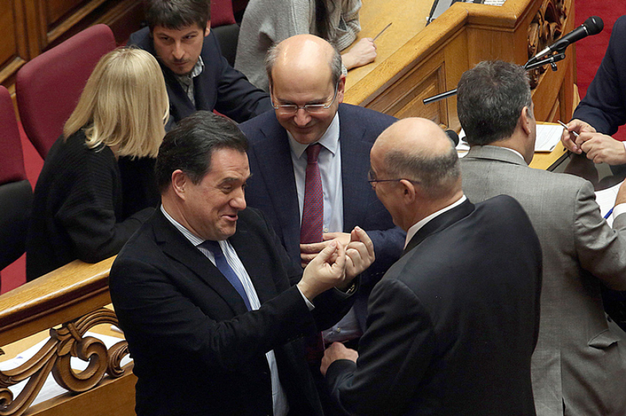 Live από Βουλή: Η ψηφοφορία για την αναθεώρηση του Συντάγματος