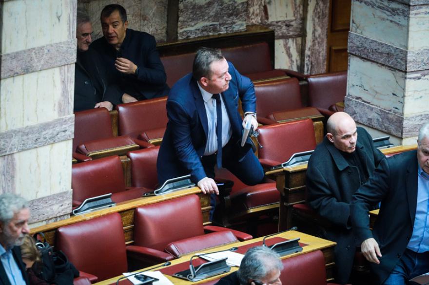 Live από Βουλή: Η ψηφοφορία για την αναθεώρηση του Συντάγματος