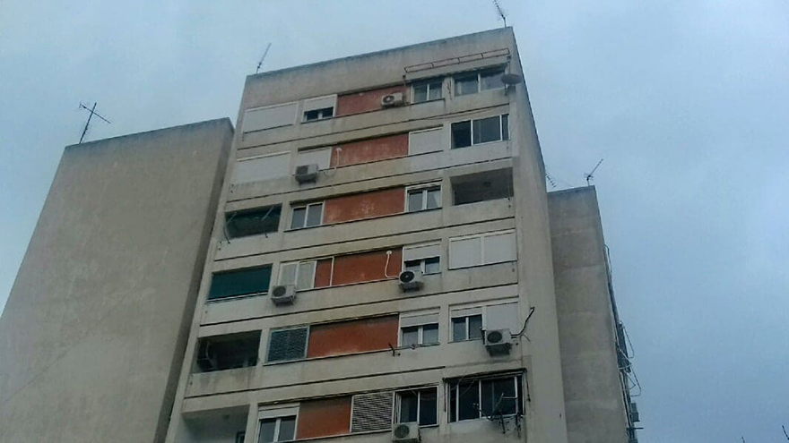 Παραπήγματα και πολυκατοικίες