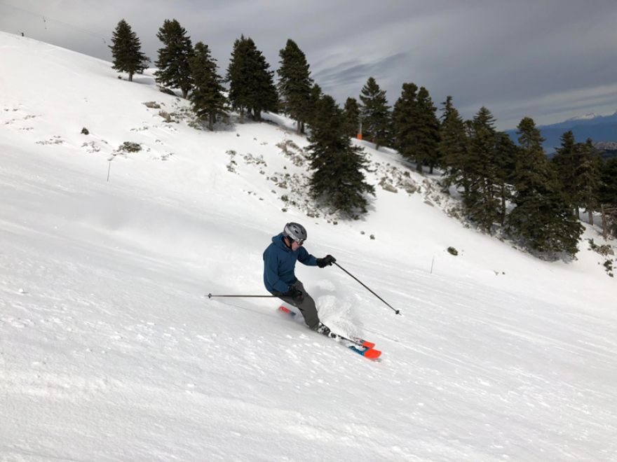 Για σκι στο Χιονοδρομικό Καλαβρύτων ο Αμερικανός πρέσβης Τζέφρι Πάιατ