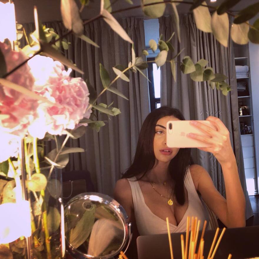 Το σέξι μπούστο της Ειρήνης Καζαριάν απέσπασε χιλιάδες likes 